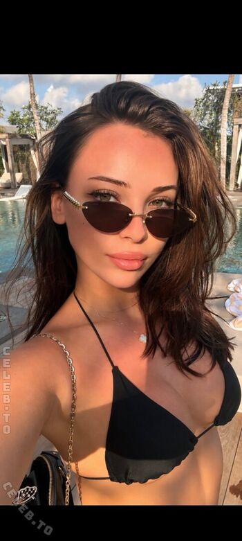 Full leaked Emiliia ar private onlyfans photo