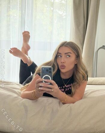 Full leaked Goddesshollyjones private onlyfans photo