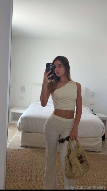 Full leaked Hiley grce  page private onlyfans photo