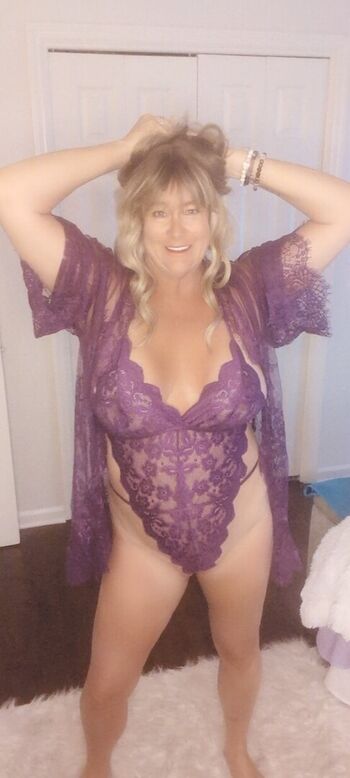 Hotkinkylady
