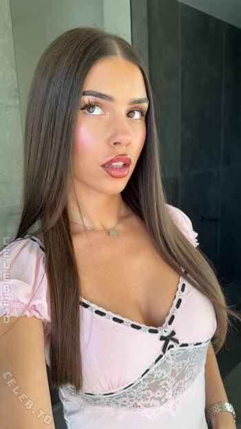 Full leaked Leah halton private onlyfans photo