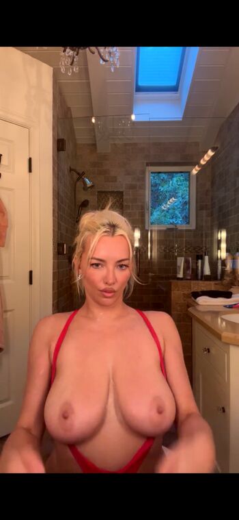 Full leaked Lindsey pelas private onlyfans photo
