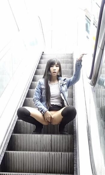 Littlesubgirl