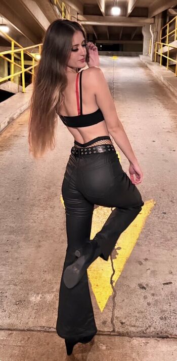 Full leaked Luweazl private onlyfans photo