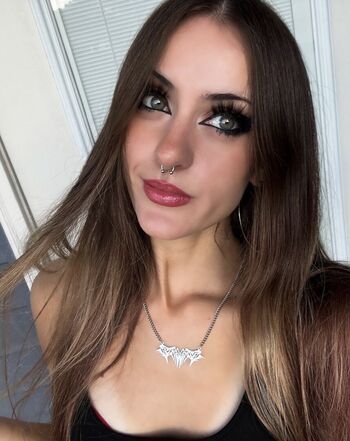Full leaked Luweazl private onlyfans photo