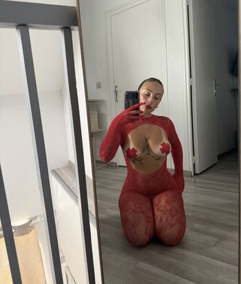 Full leaked Missloute private onlyfans photo