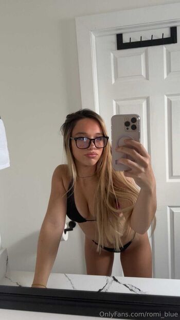 Full leaked Romi blue page private onlyfans photo