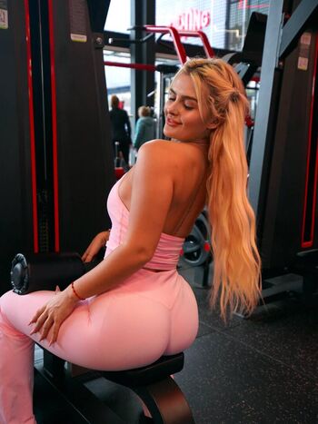 Sthefany Oliveira
