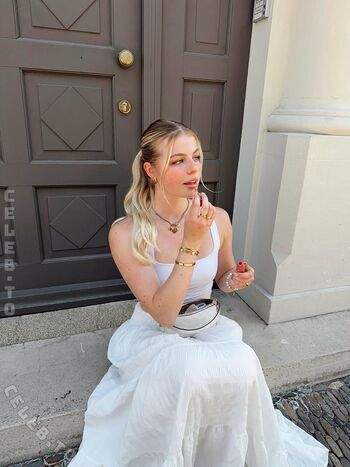 Full leaked Vallixpauline private onlyfans photo