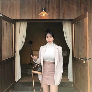 Yumin Lee